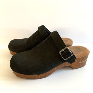 White Mountain Being Clogs Mules Womens 9 Black Leather Slingback 2” Heel Wood